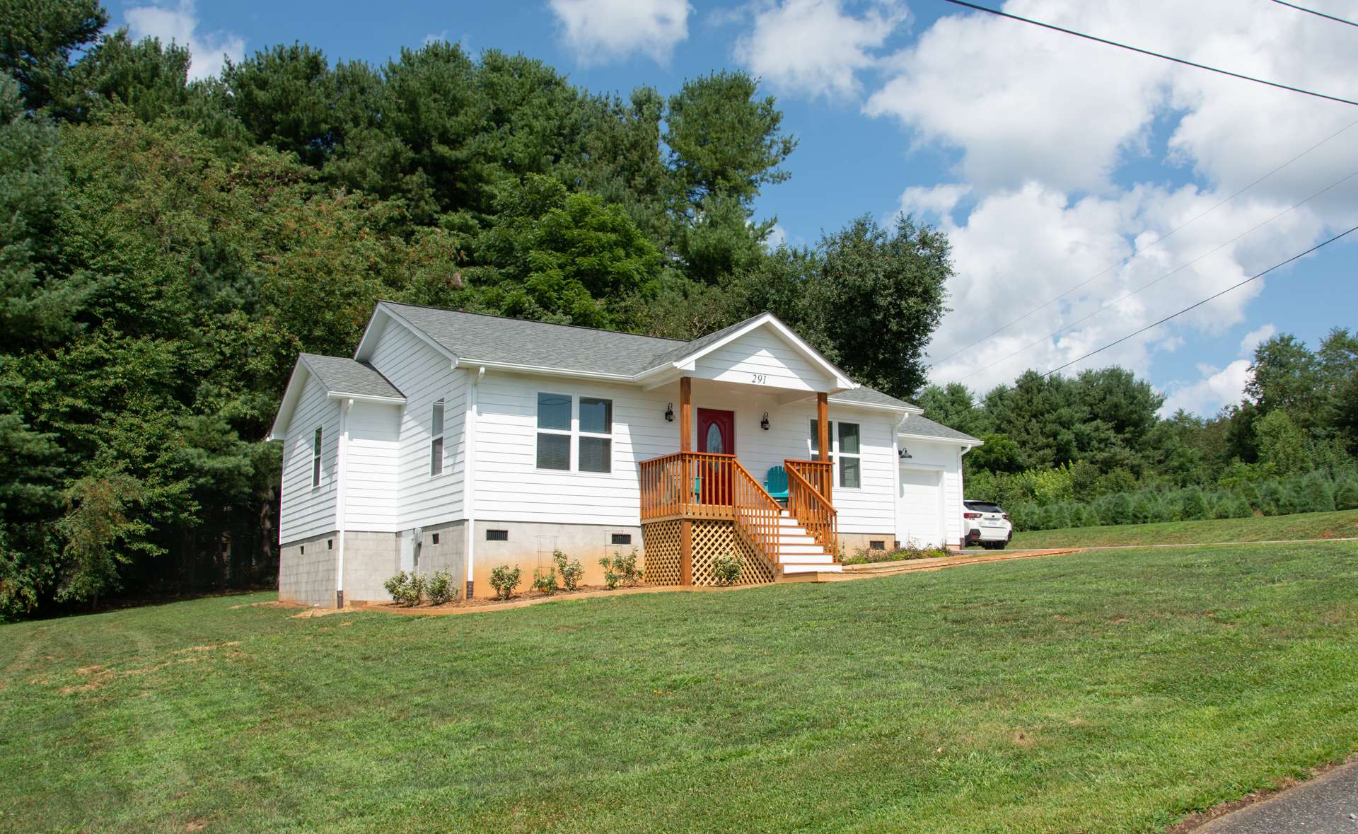 Quality craftsmanship construction and peaceful setting provides the ideal option for your mountain retreat or primary home.