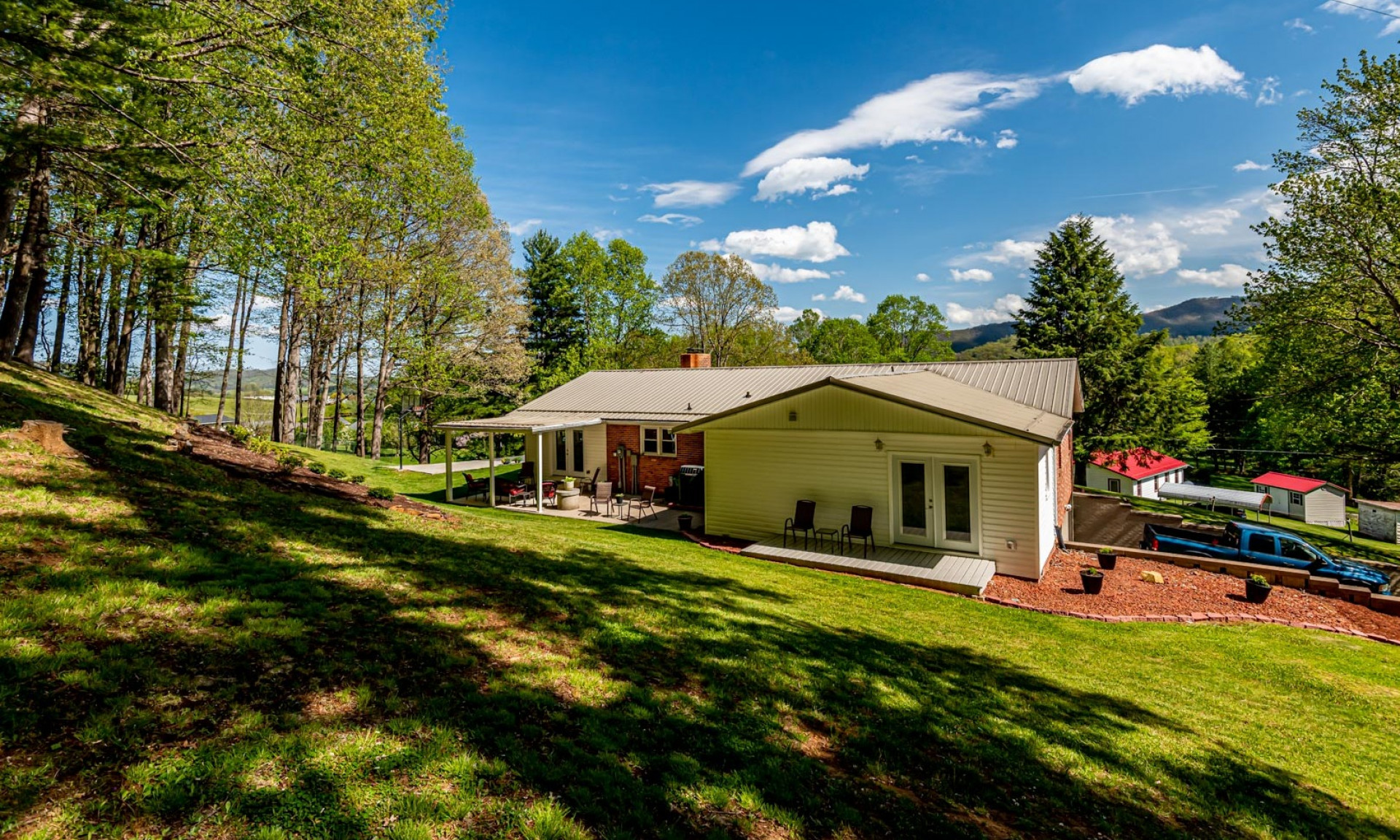 Experience main level living with easy access and just minutes to downtown West Jefferson in this 3-bedroom, 2-bath mountain home.