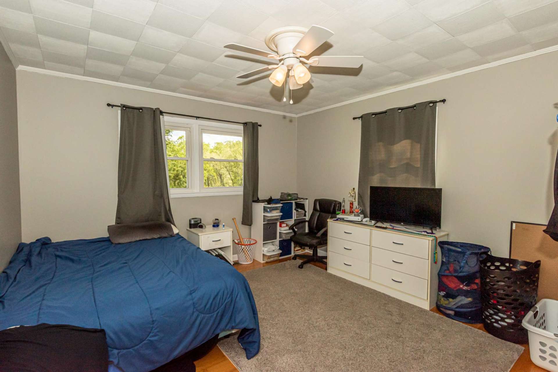 There are two nicely sized guest bedrooms, both with hardwood floors.