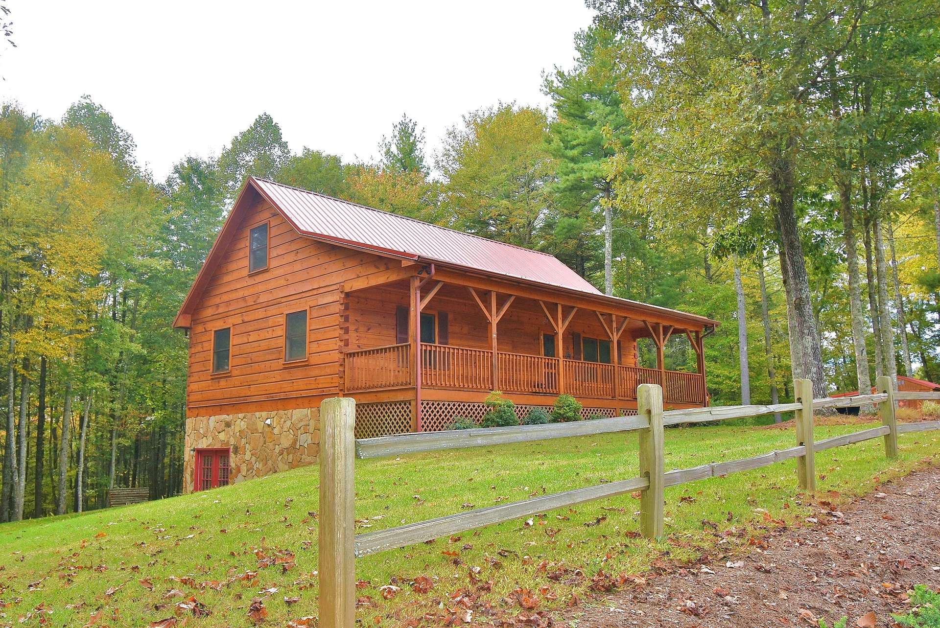 Offered at $315,000, this immaculate 2-bedroom, 2-bath log cabin is well maintained and move-in ready. The location is convenient to West Jefferson, Boone, the New River, and many recreational destinations of the NC High Country. Call for more information or an appointment to view listing S173.  *REDUCED!