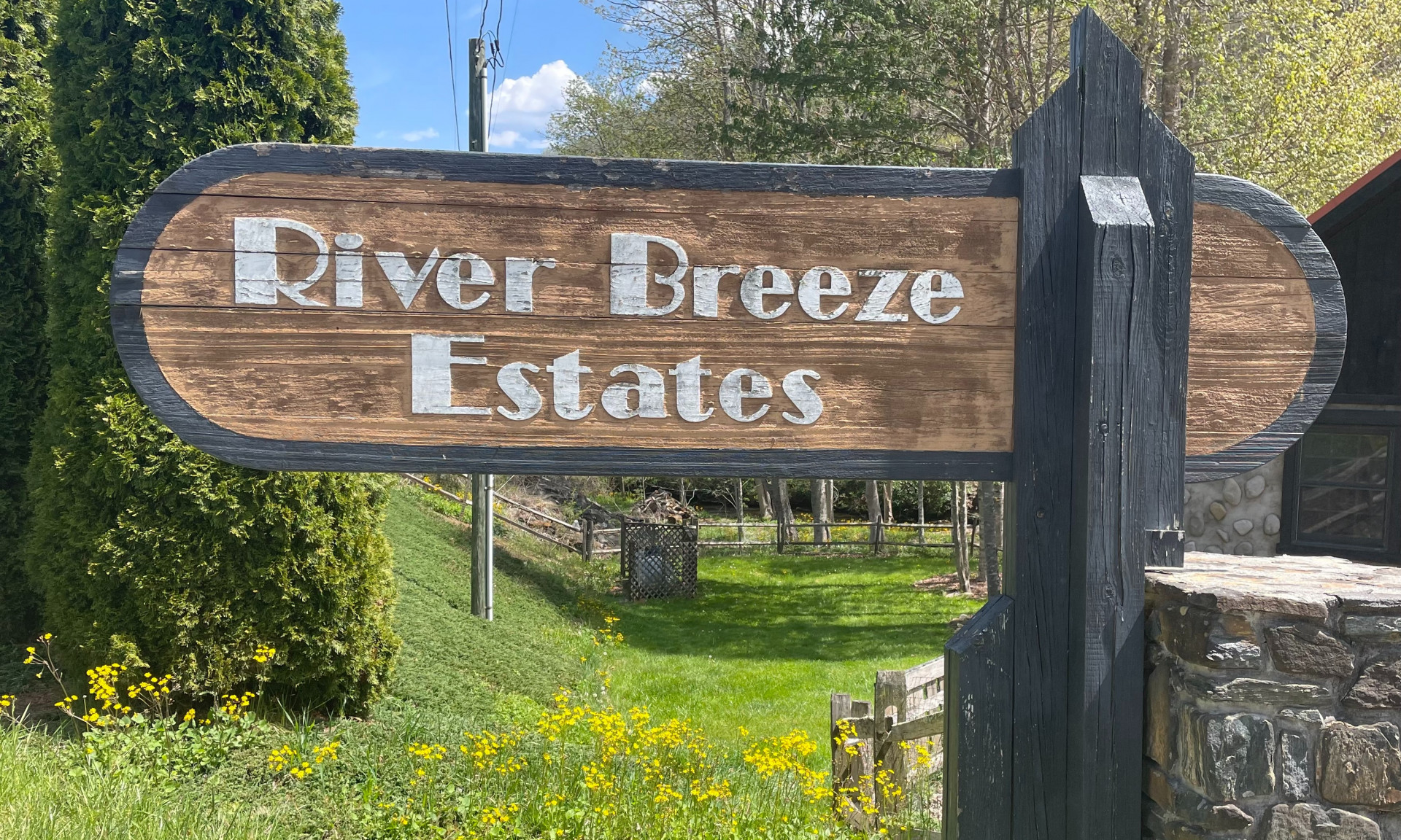 Welcome to River Breeze Estates on the New River!