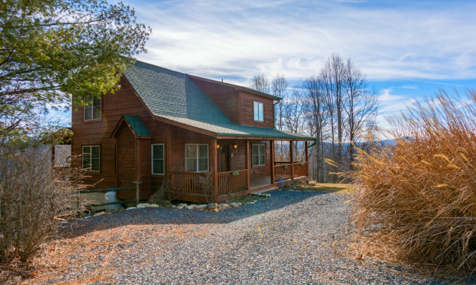 Mountain Cabin nestled in a 2+ acre private setting in Eagles Landing.