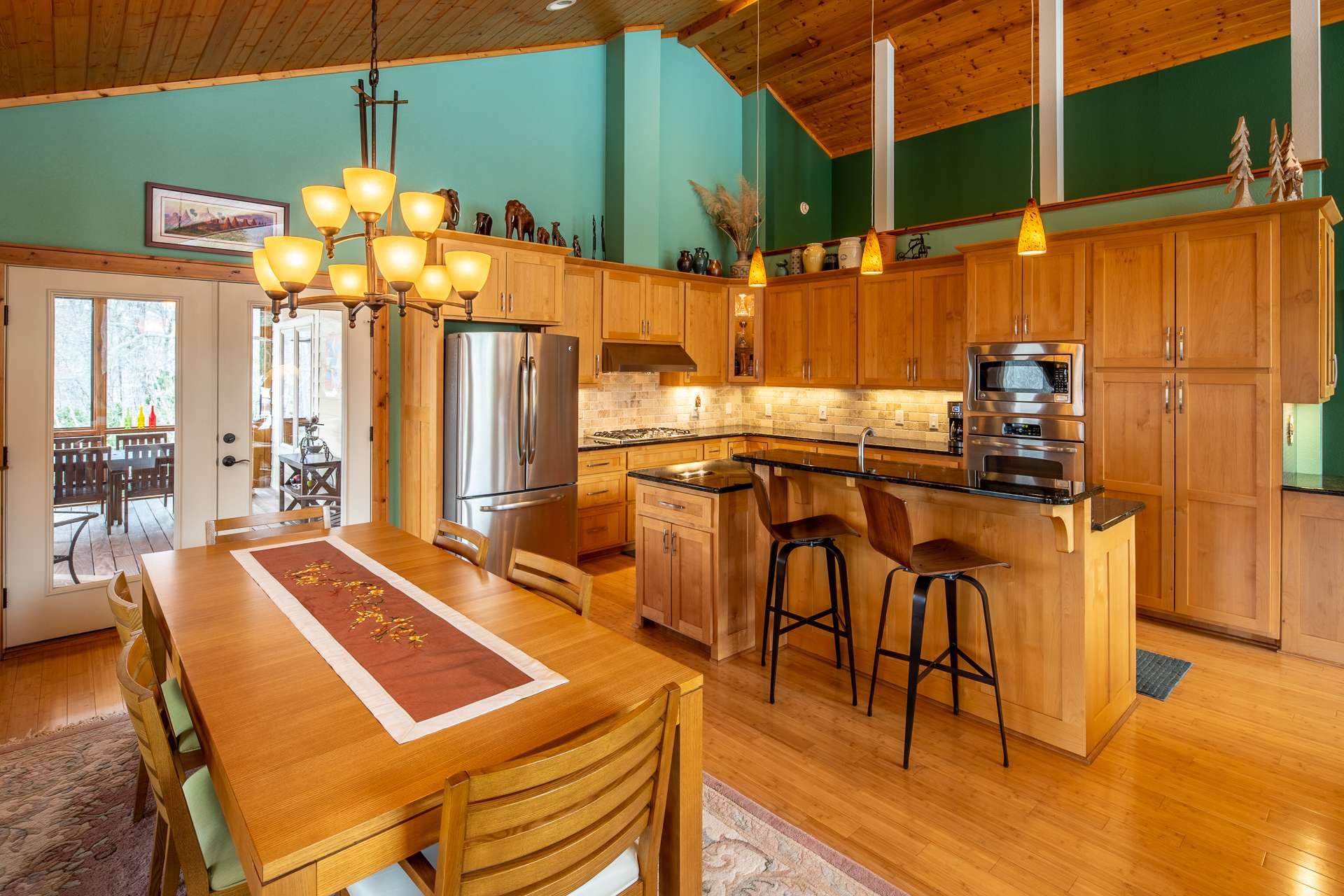 For the simple joys of good friends and good food, this dining area works for two or ten.