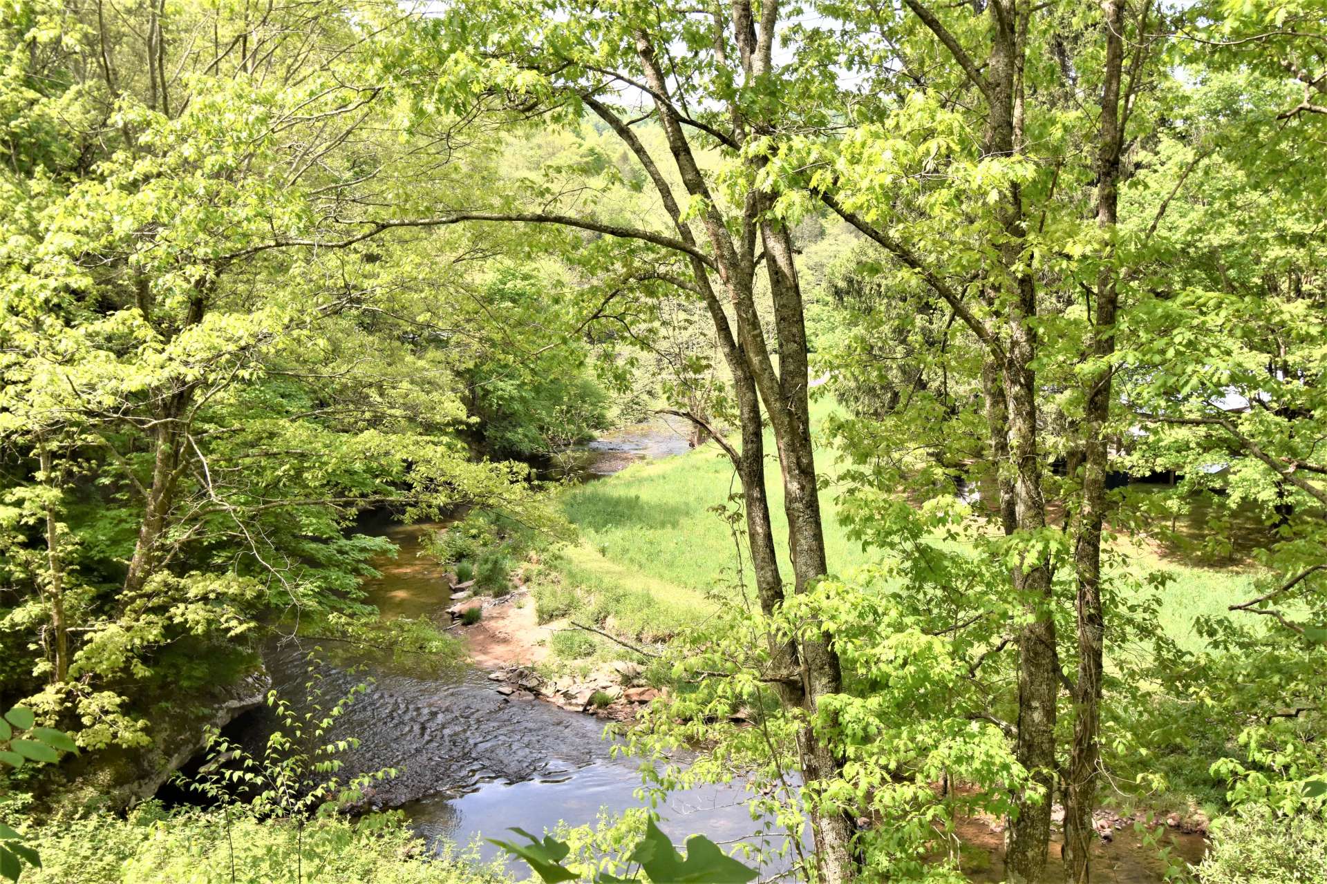 Your own Big Horse Creek frontage.