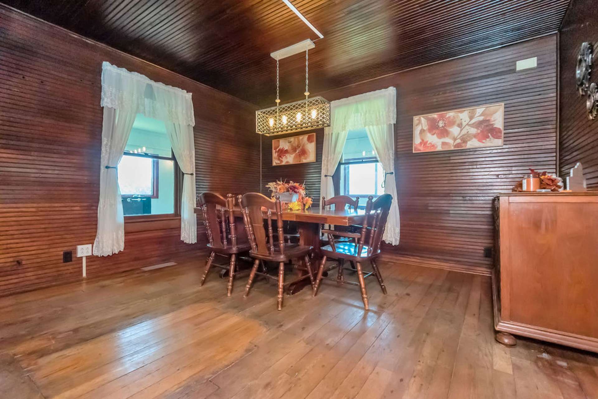 You will be excited to host your family, friends and neighbors in this spacious dining room.