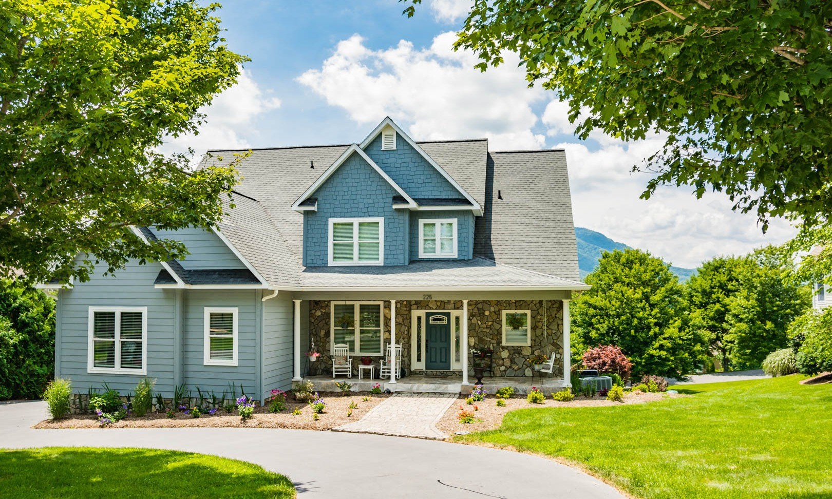 Enjoy CHARM, WARMTH AND TRADITIONAL ELEGANCE in this upscale, family-sized 6-bedroom, 4.5-bath home located in the gated resort golf course community of Jefferson Landing.