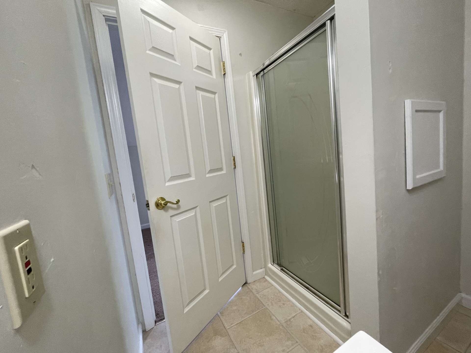 Upper-level Bath