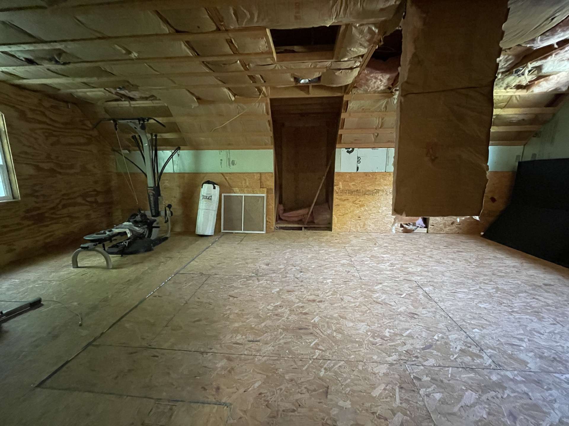 Upper level unfinished space