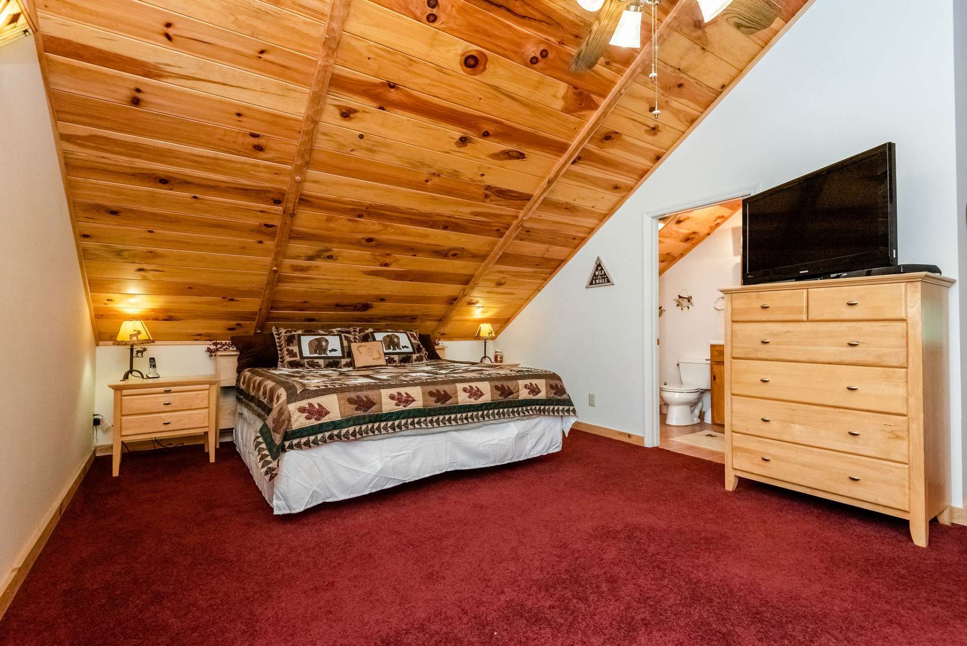 Your master bedroom suite will be your sanctuary and where the visions of mountain memories dance in your head.