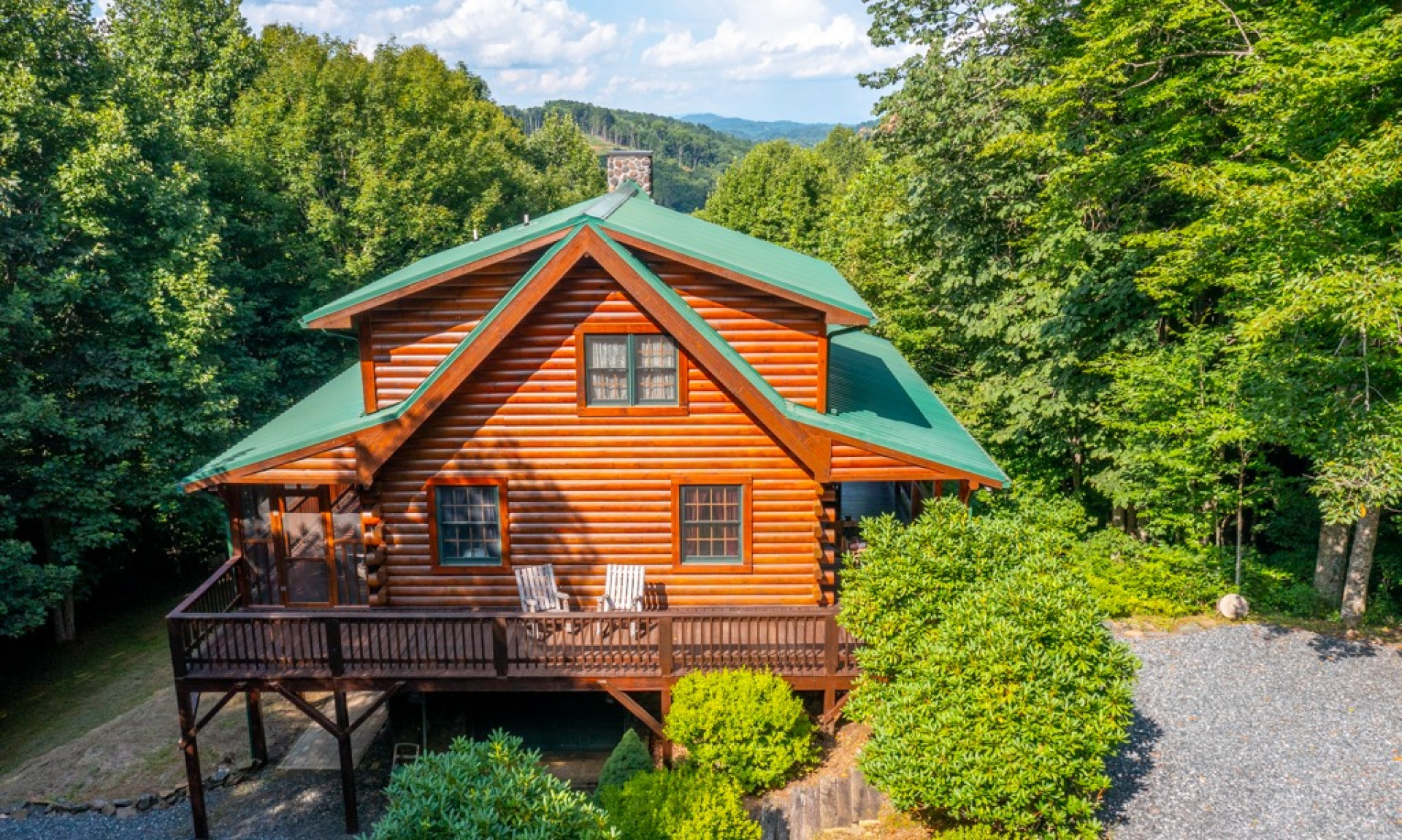 Experience the quiet tranquility of living in the mountains without sacrificing modern conveniences.