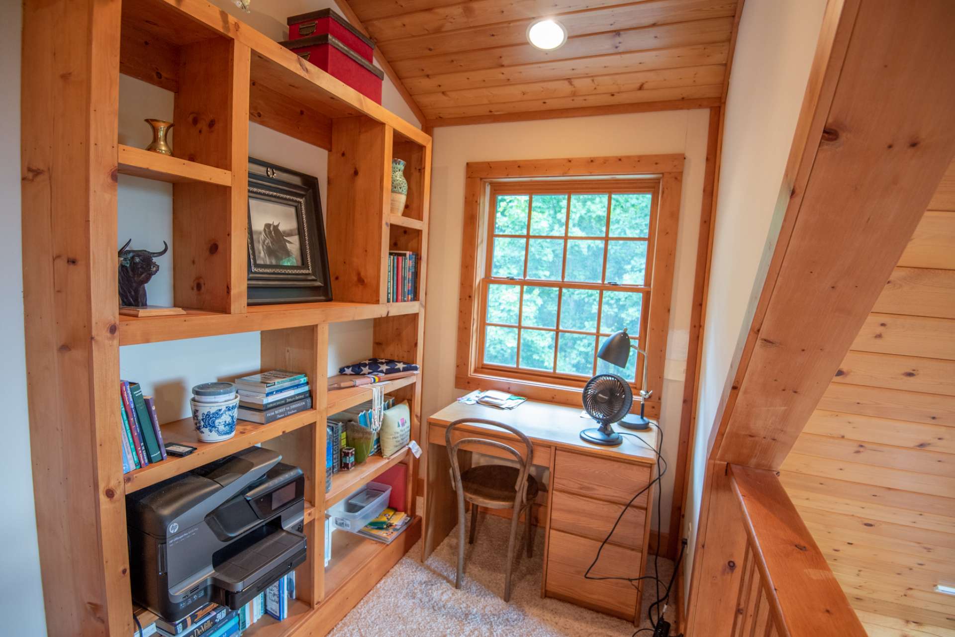 Upper-level office Nook.