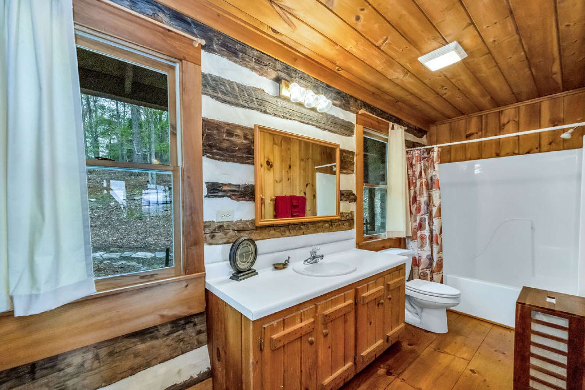 A spacious primary ensuite full-bath.