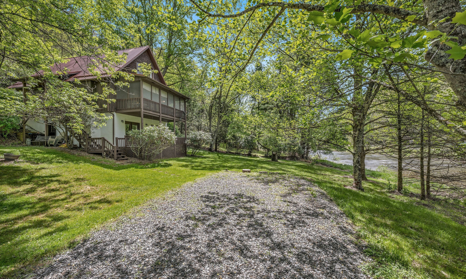 NC Mountain Riverfront Cottage