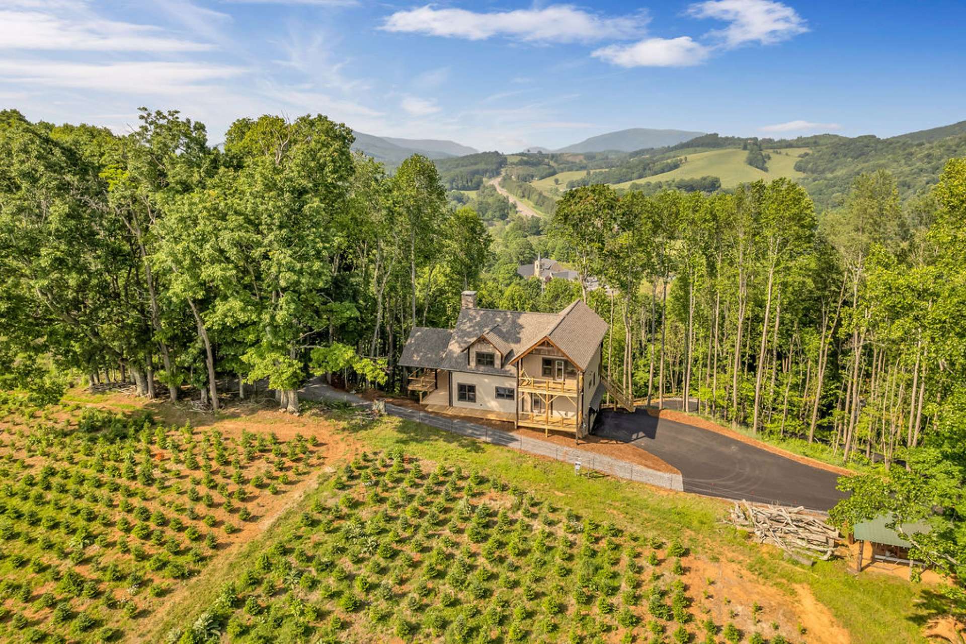 Situated at the top of Lot 3 in Autumn View Estates, enjoy beautiful long-range views of Mt. Jefferson and surrounding mountains.