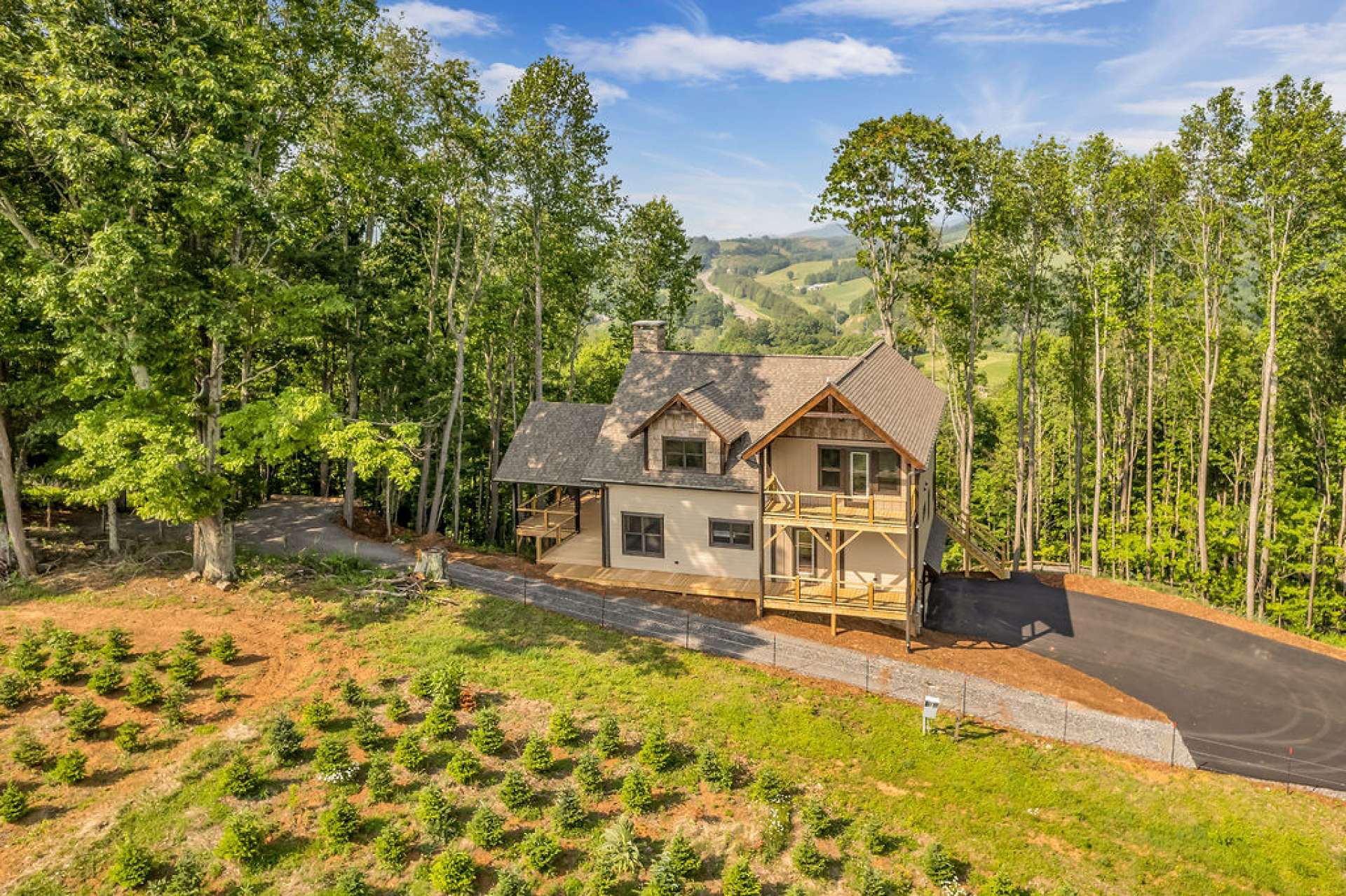 Autumn View features paved roads and underground utilities.