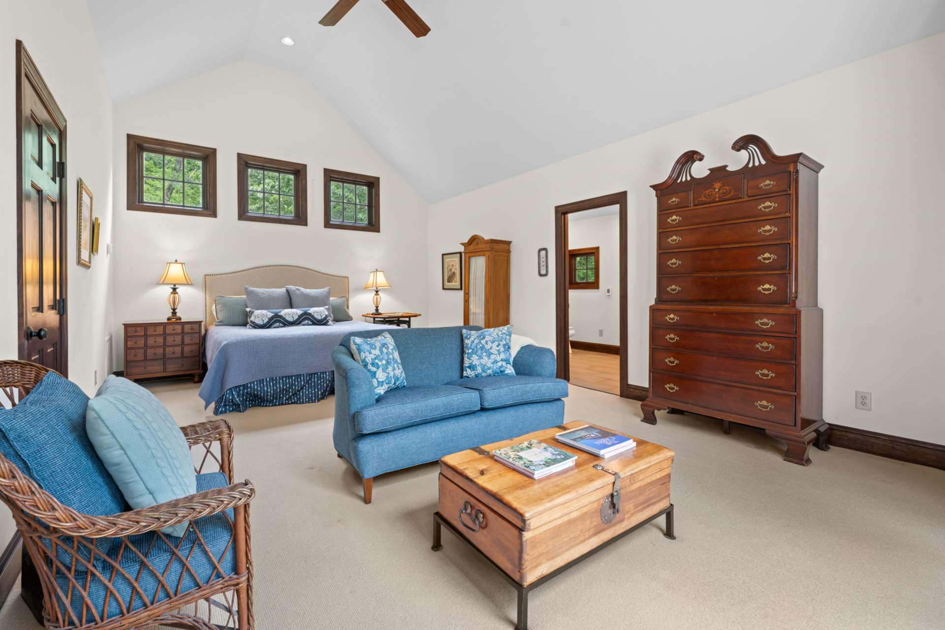 Set in its own private wing, the vaulted primary suite offers space to relax, recharge, and take in the peace of the surroundings.