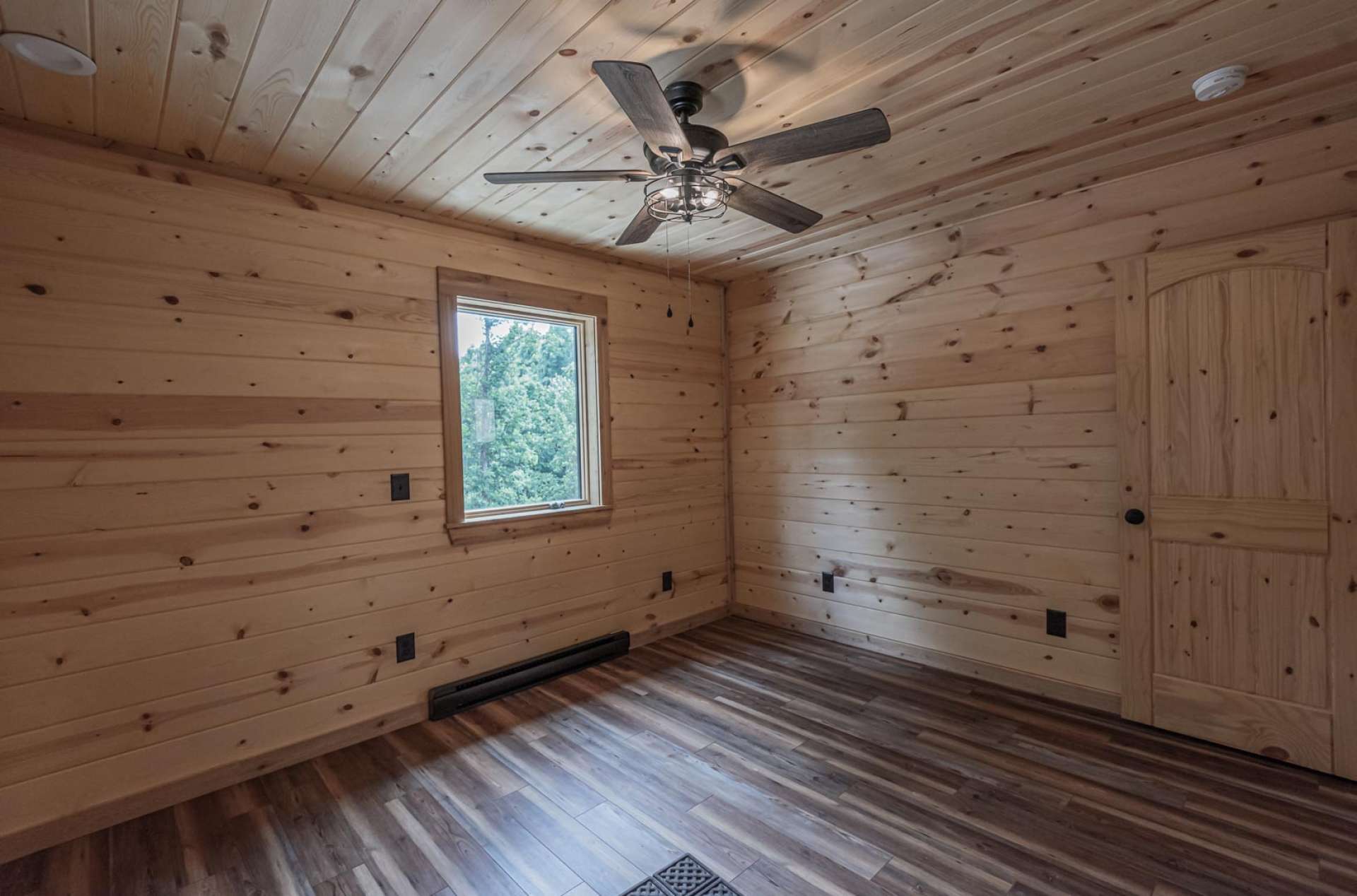 This is the second bedroom in main cabin.