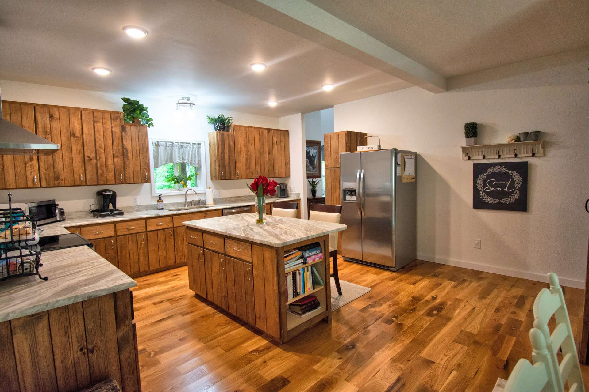 Plenty of room for help in the kitchen when entertaining.