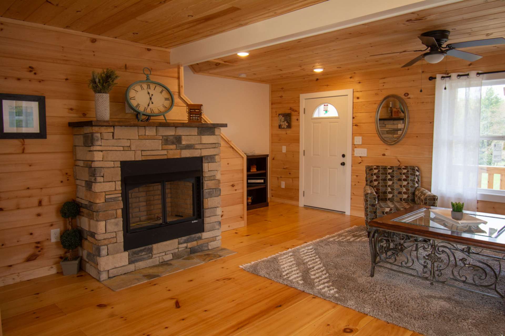 This is the living area in the second townhome, number 174 Whitethorne Commons.  Continue to scroll for photos for this townhome.