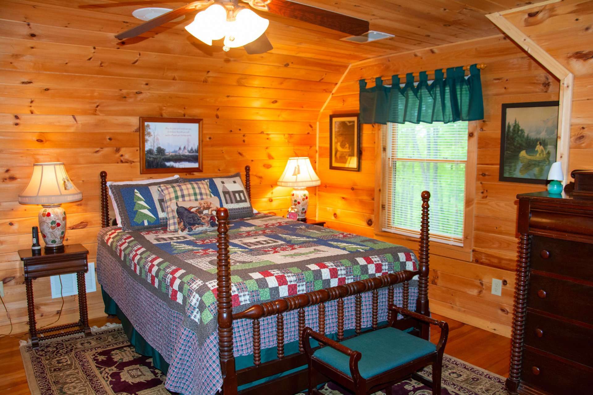 The upper level is also home to the spacious guest bedroom and full bath.