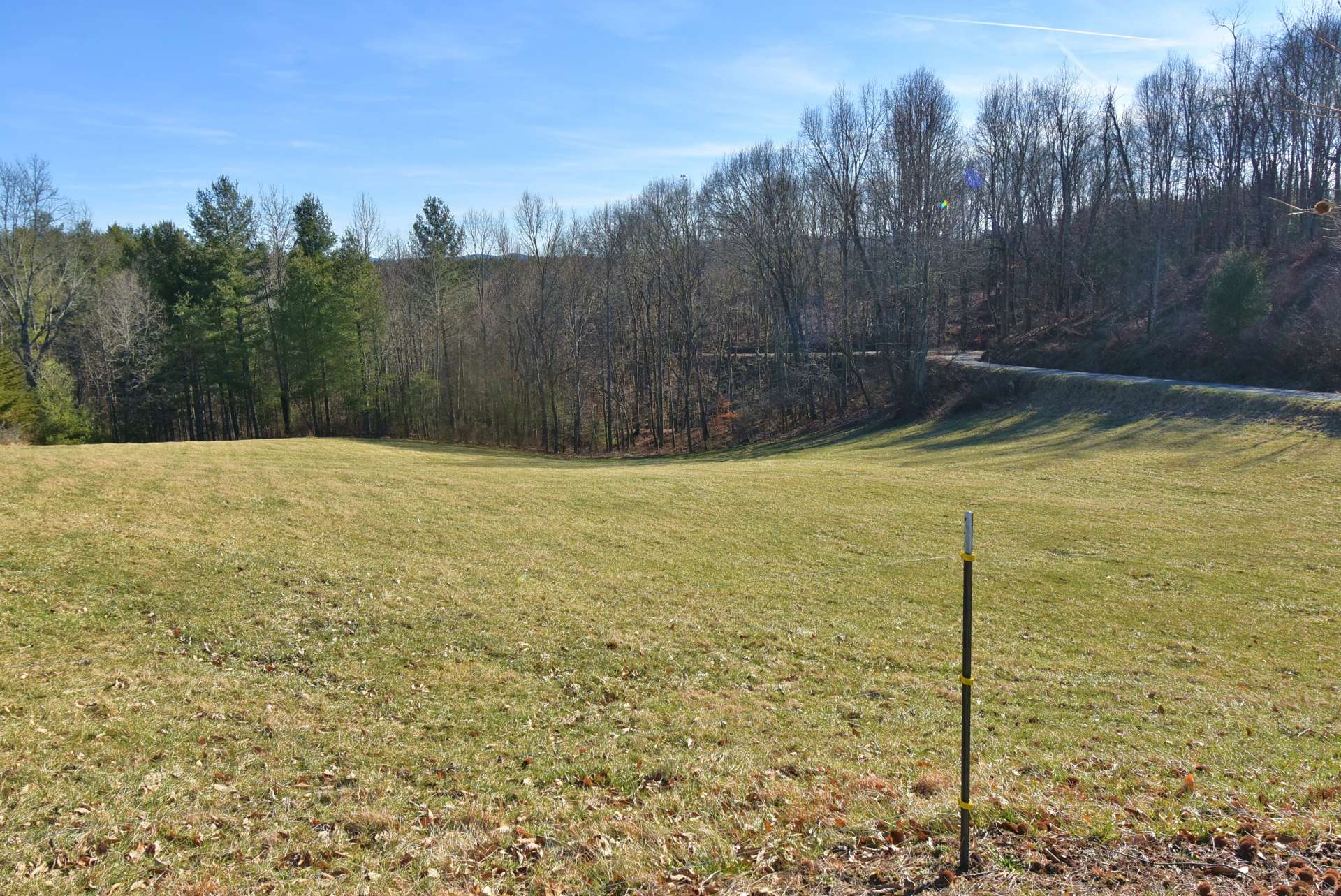 The meadows are also perfect for crops or vineyard.