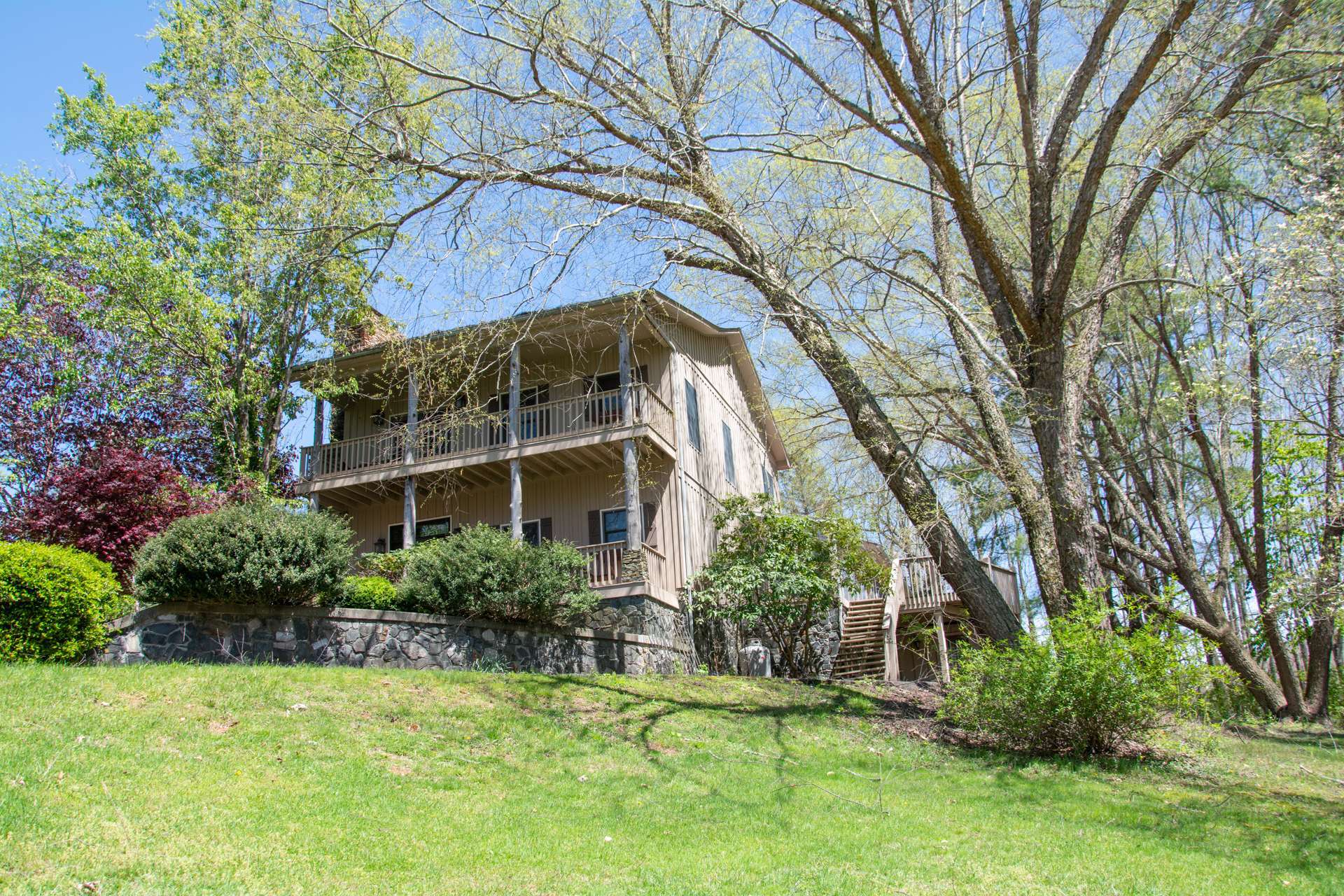 Offered at $450,000, this private estate sized property located in the Lansing area of Ashe County, is ideal for your Northwest North Carolina mountain home. C137