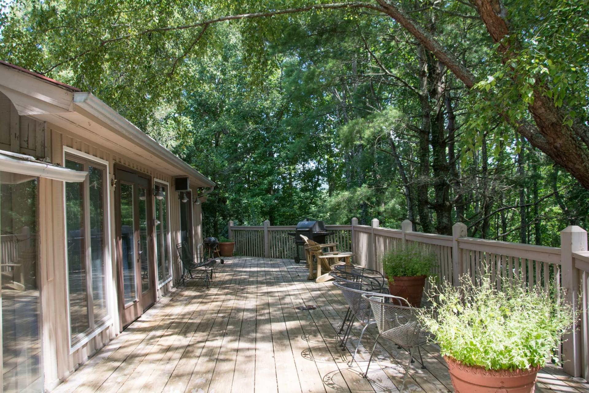 Or, you might want to enjoy alfresco dining out on the open deck surrounded by trees, birds and Nature.