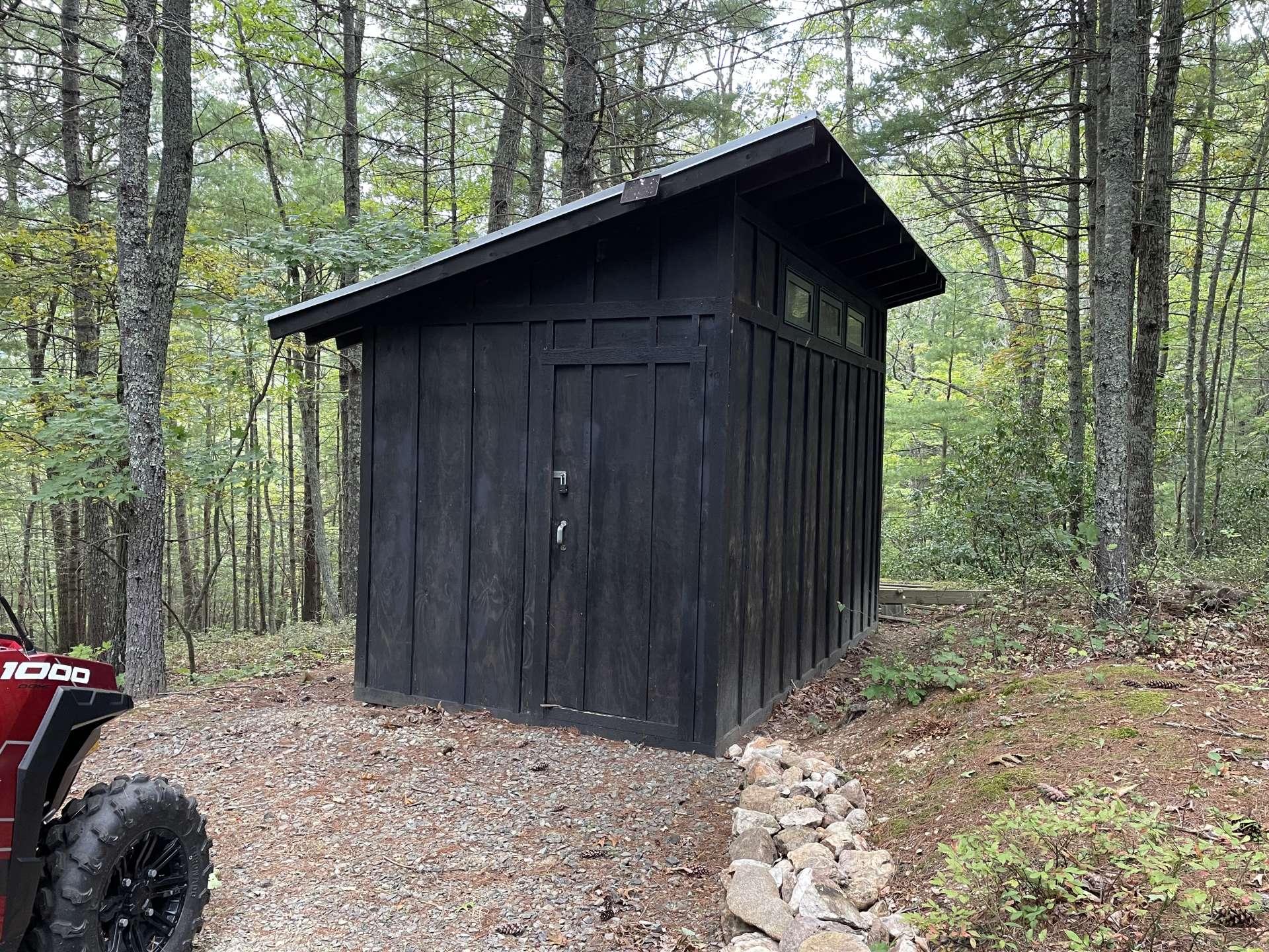 8x12 custom built outbuilding.