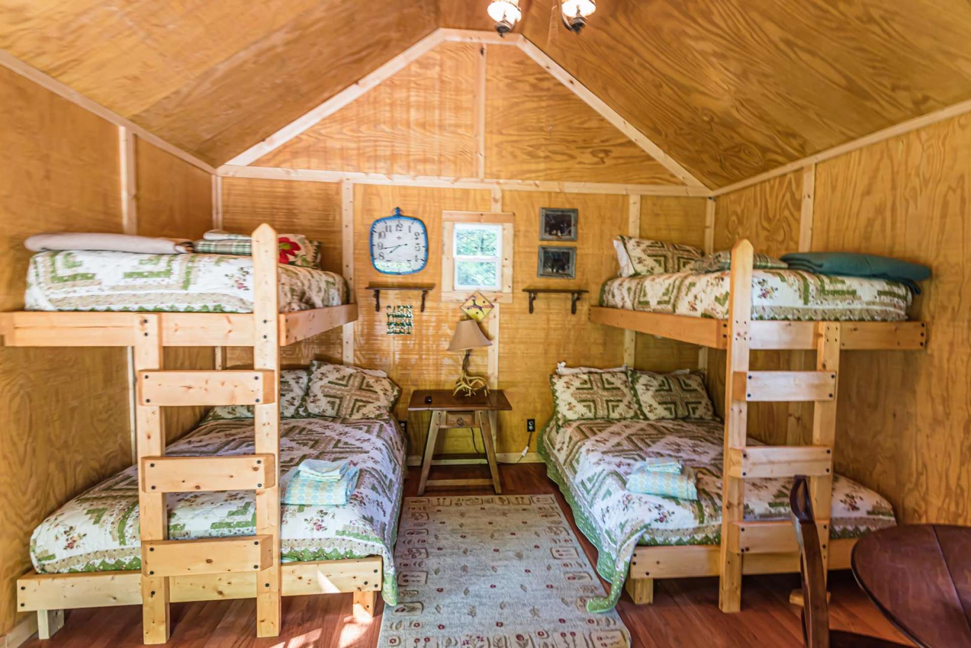 Your guests will adore this little bunkhouse with plenty of space for sleeping, snacking and TV time.
