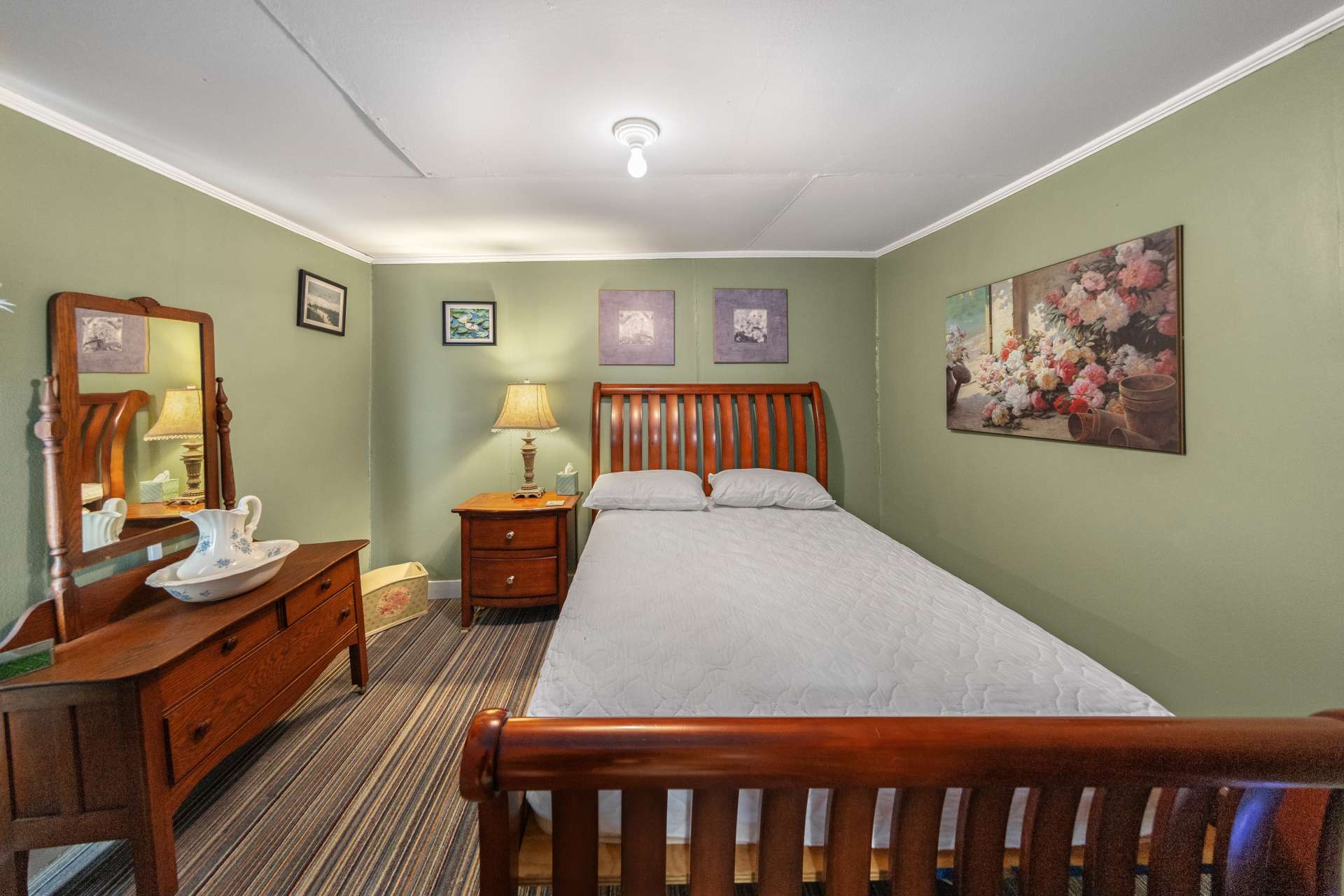 Guest Cottage bedroom