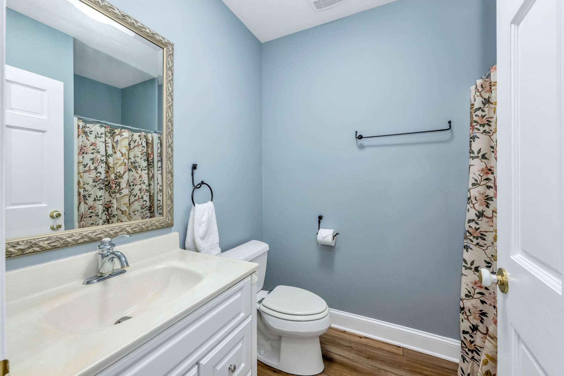 A convenient full bath.