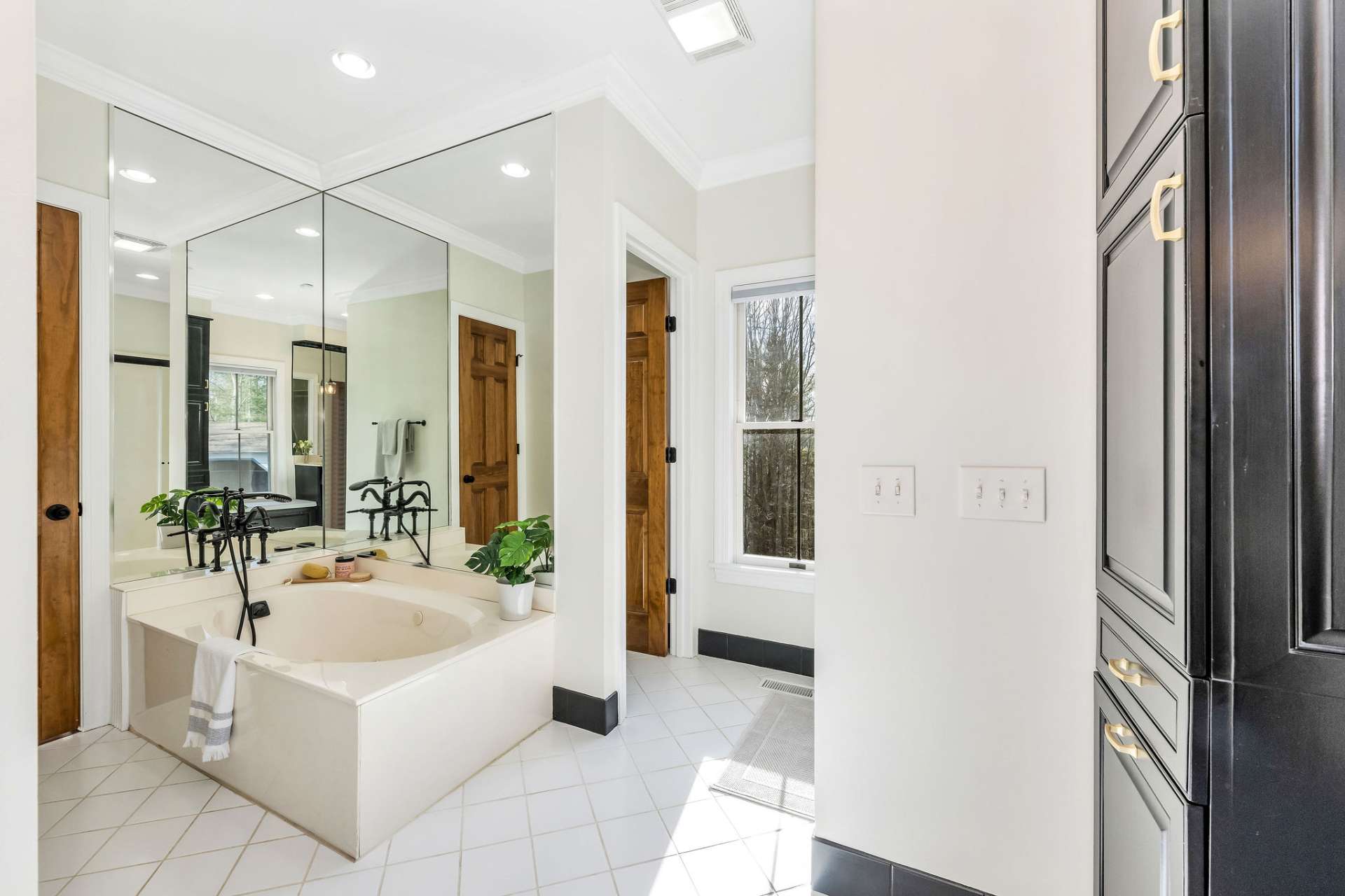 Melt away your cares in the soaking tub.