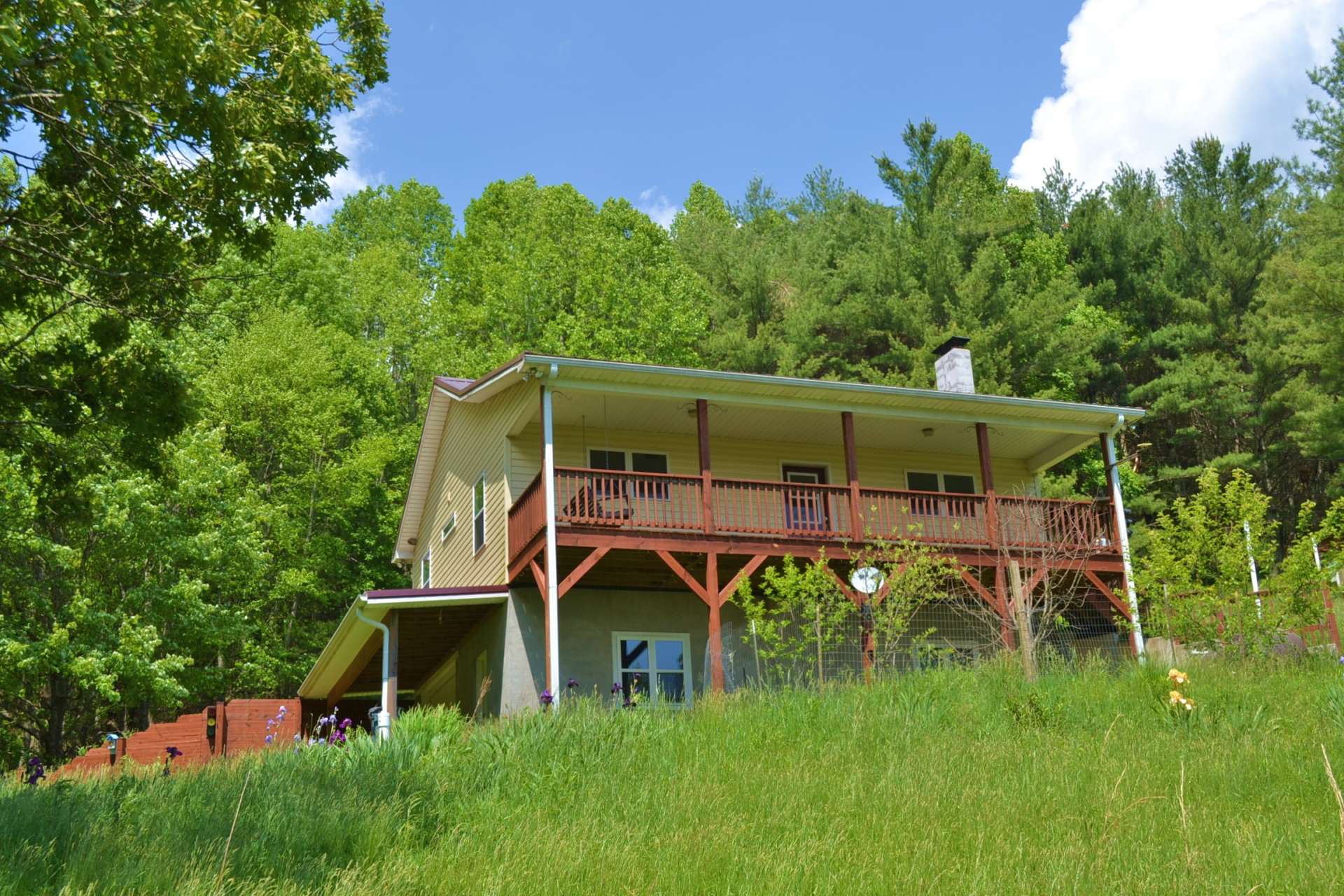 Offered at only $169,900, this 2-bedroom, 2-bath mountain cottage with fabulous long range mountain views is hidden among 6.95 acres in Kindrick Mountain, a private mountain community close to the New River and Grayson Highlands area. This property is waiting for your personal touches for the perfect Southwest Virginia mountain retreat or mini-farm. T164