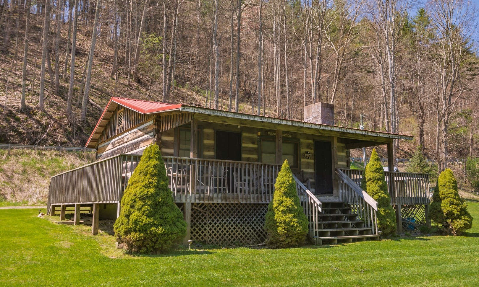Riverfront Log Cabin! Bring your fishing poles, canoes and kayaks to your  riverfront retreat.  This cozy and affordable riverfront cabin offers almost 250 feet of remarkable river frontage and is ideally located only 15 minutes to West Jefferson.