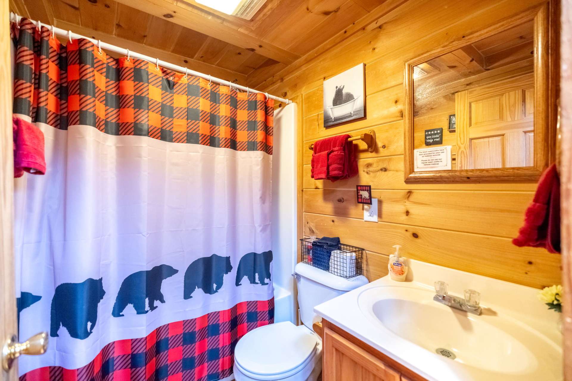 Your second cabin also has a full bath