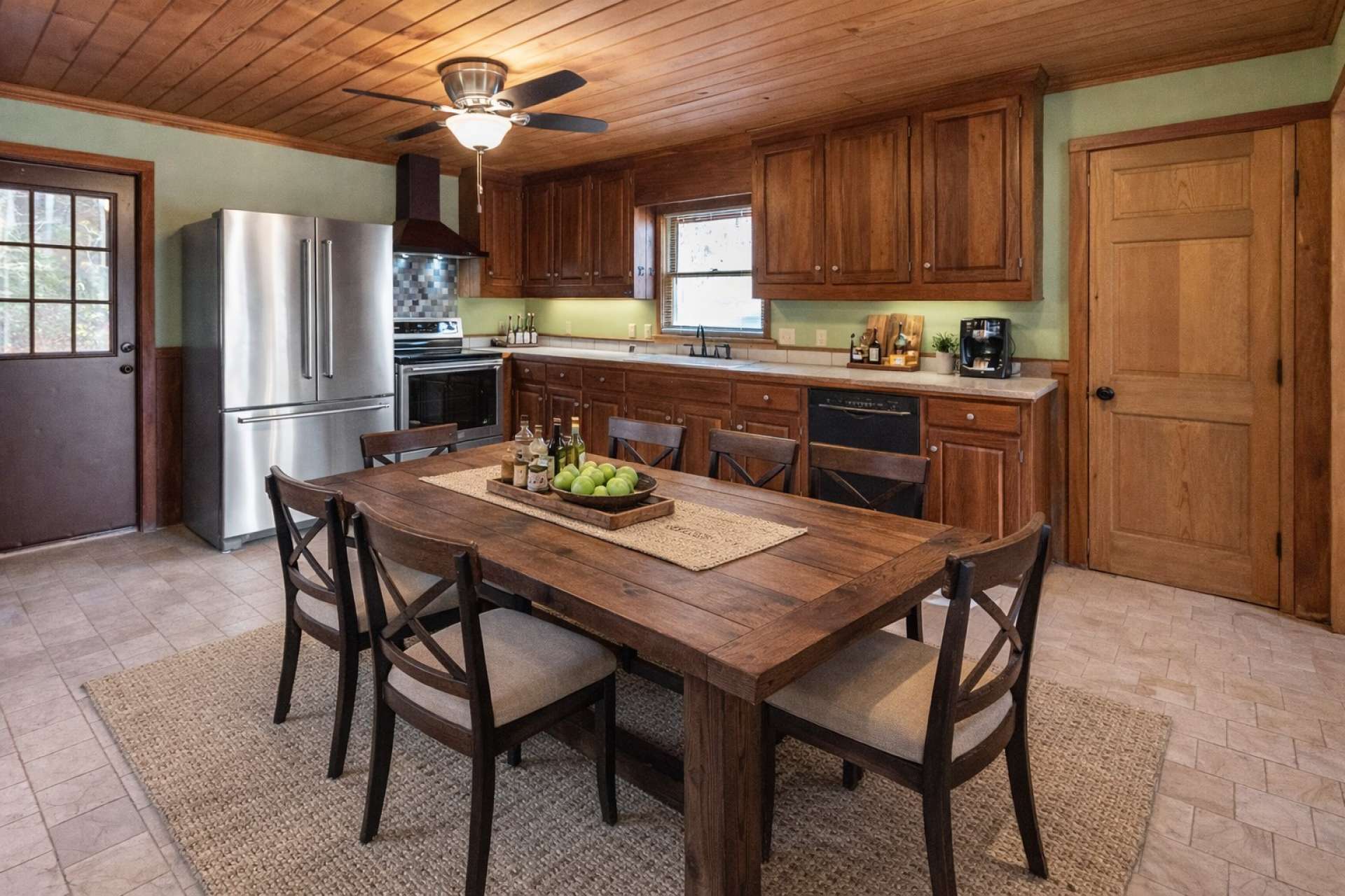 Virtually Staged dining