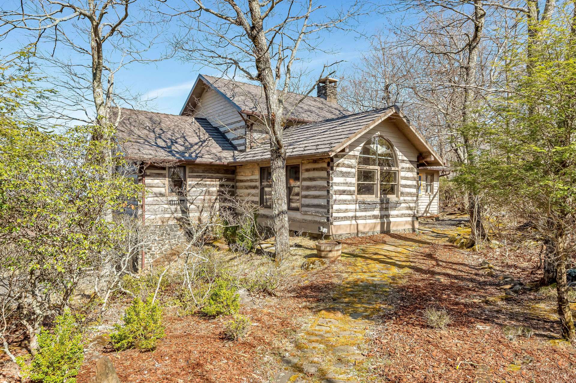 This cabin exudes a cozy and welcoming atmosphere while offering the space to host and entertain family, friends and neighbors.