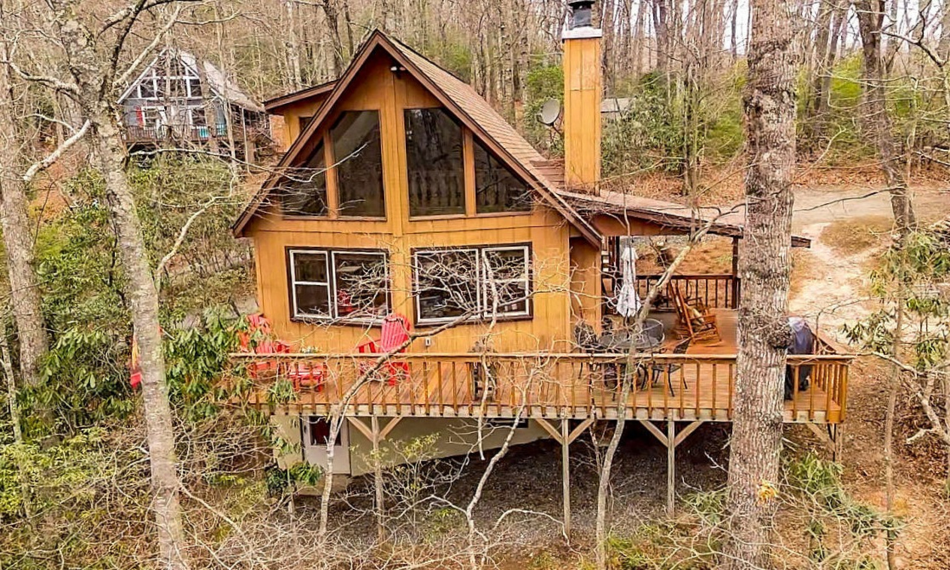 Furnished 2-bedroom, 2-bath mountain chalet in the Fleetwood Falls community of Southern Ashe County