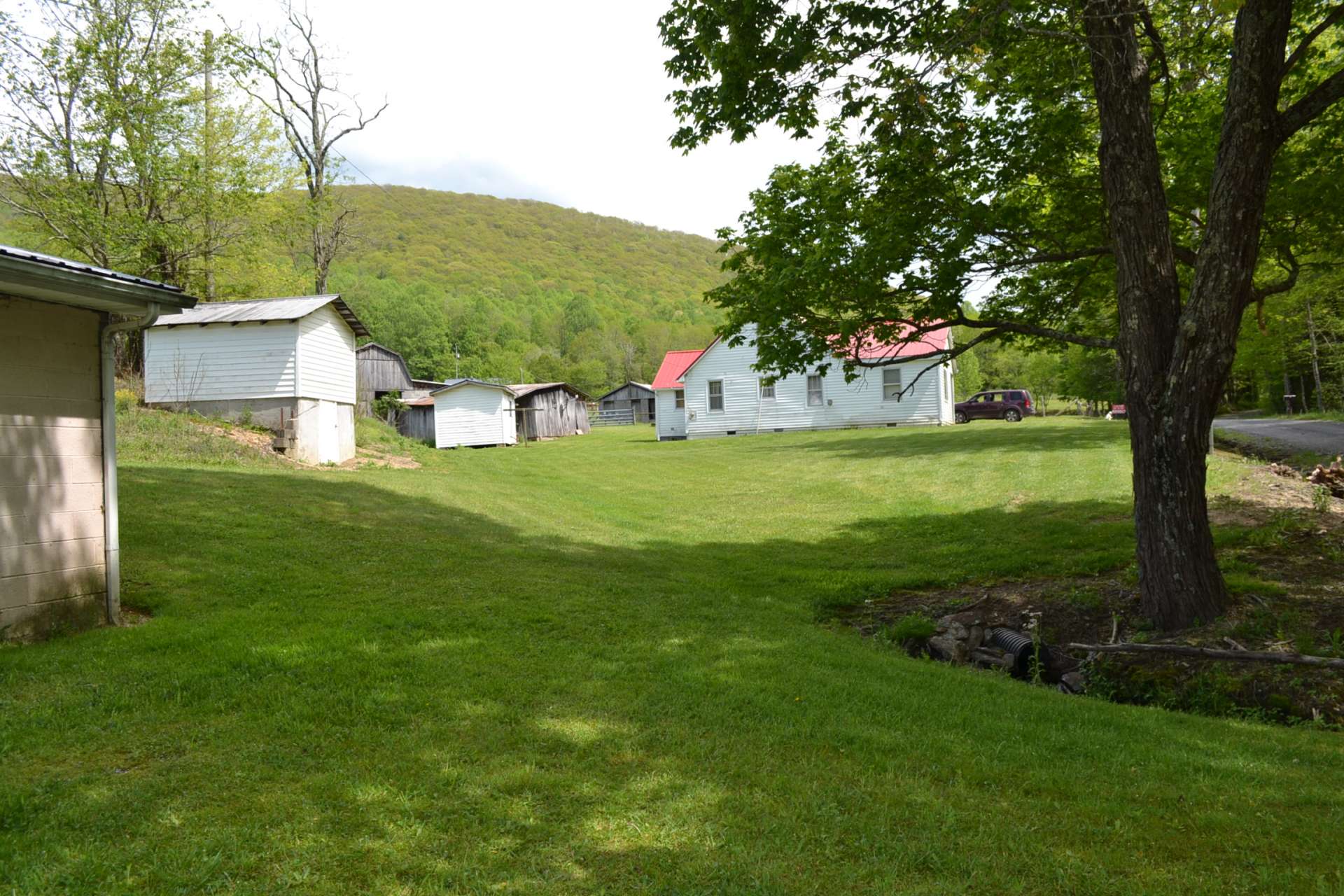Enjoy country living with this property located on a graveled country road in the Troutdale area of Grayson County close to the Mount Rogers Recreation area, Jefferson National Forest, Grayson Highlands and several trout streams.