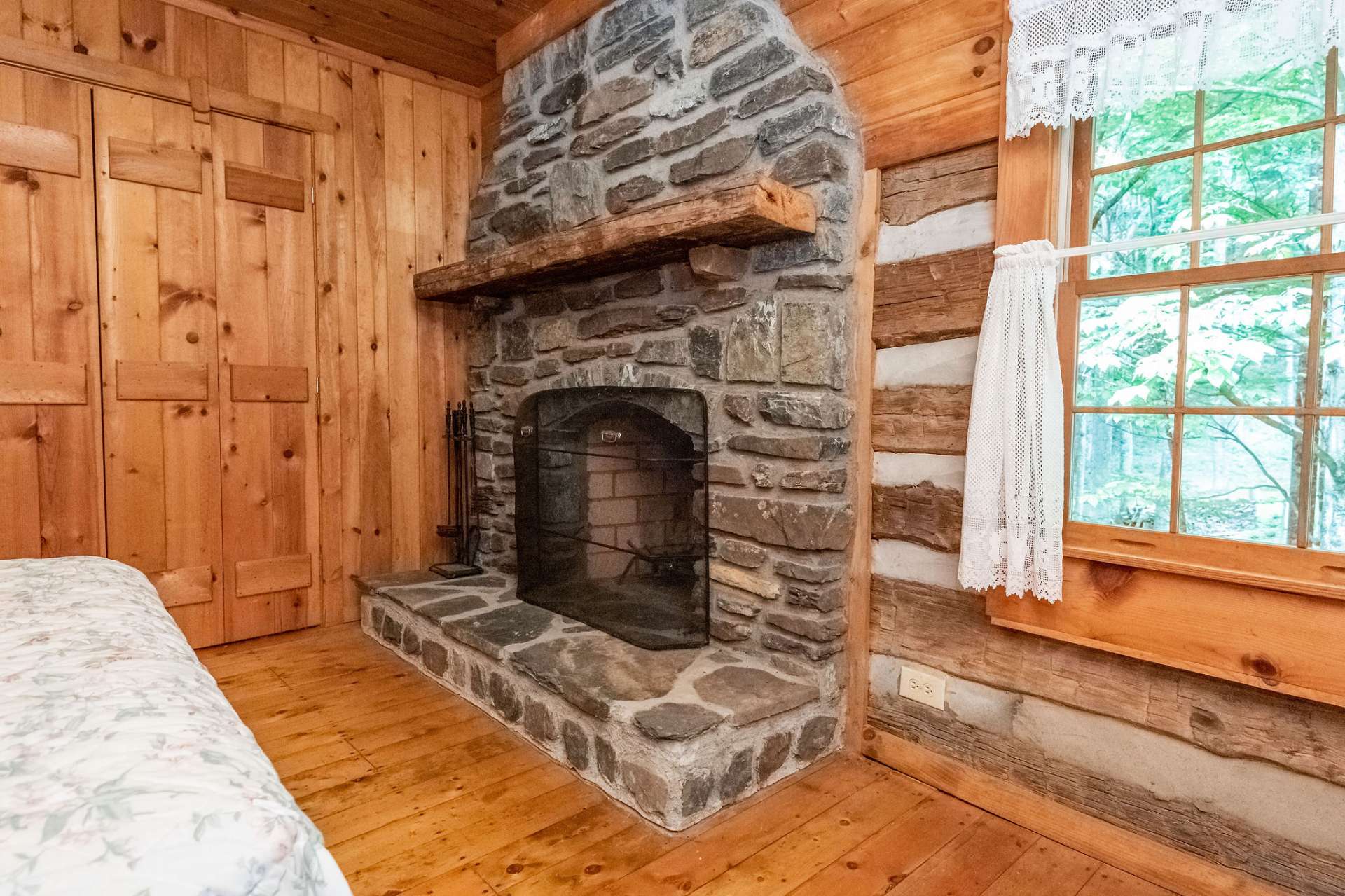 Fireplace, view of the creek, and spacious closets will persuade your guests to stay longer.