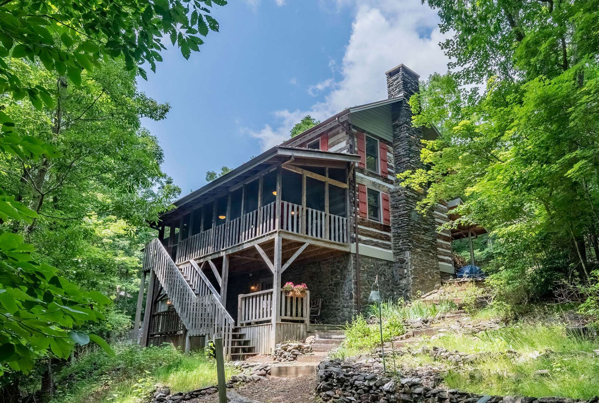 Appropriately named My Treehouse, this charming cabin provides a peaceful retreat from life's hectic pace and an ideal place to reconnect with family and friends.