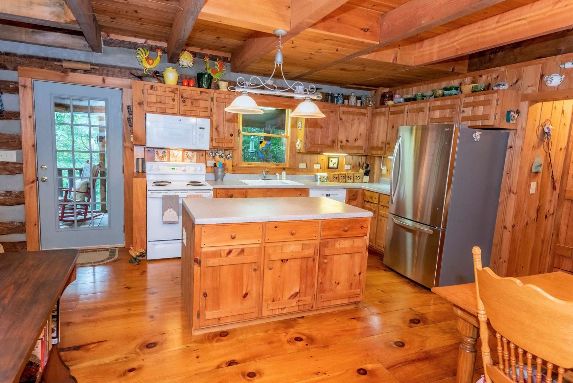 This cabin has a perfect layout for both full time living or a weekend mountain retreat.