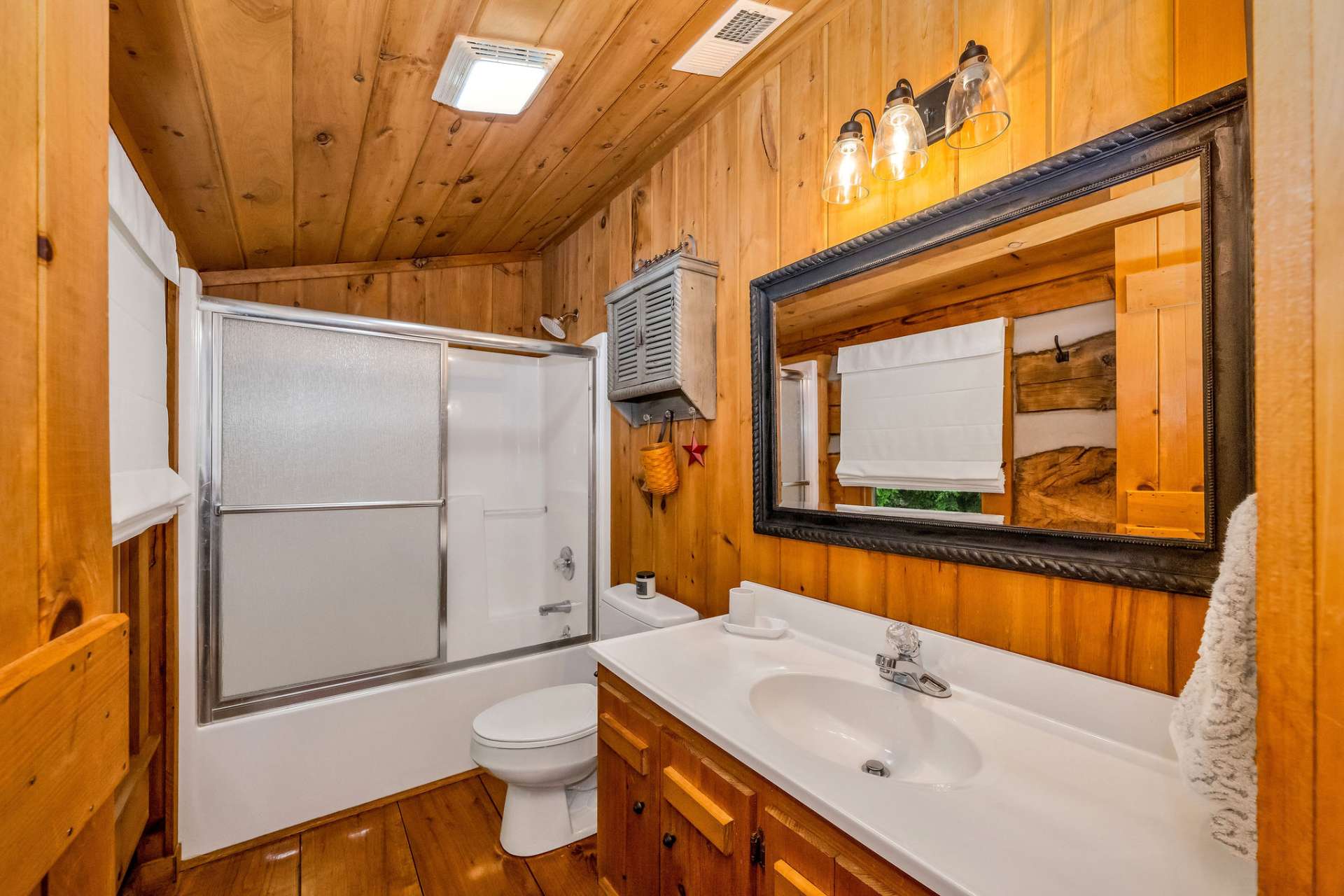 Your guests will appreciate the convenience of a full guest bath just steps from their room.