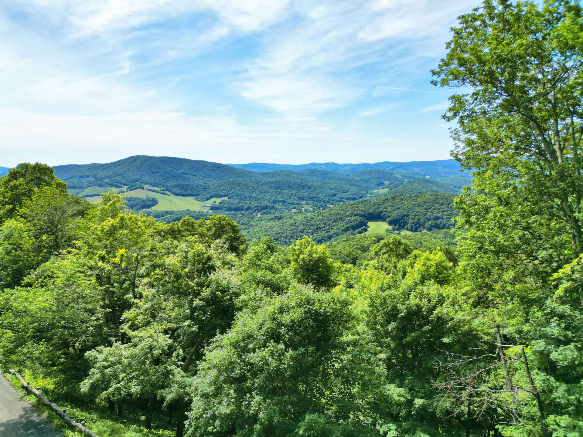 Stonebridge is conveniently located between West Jefferson and Boone.