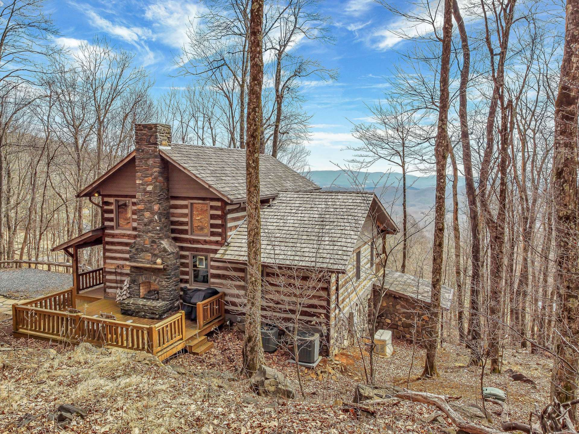 Live in luxury in your mountain retreat with over 6 acres.