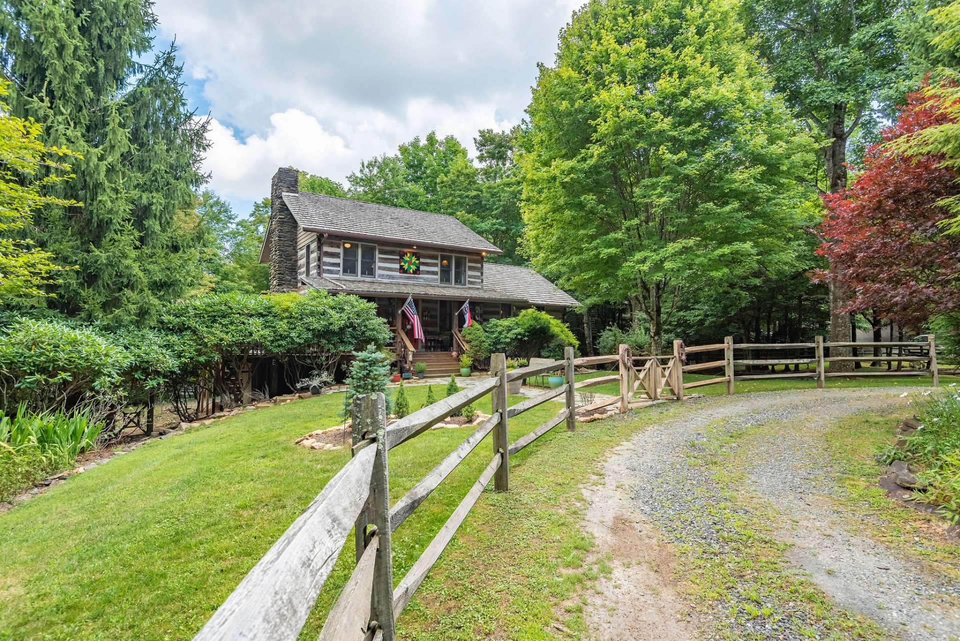 The circular driveway will lead your heart to its happy place. Come see why this place is so magical!!