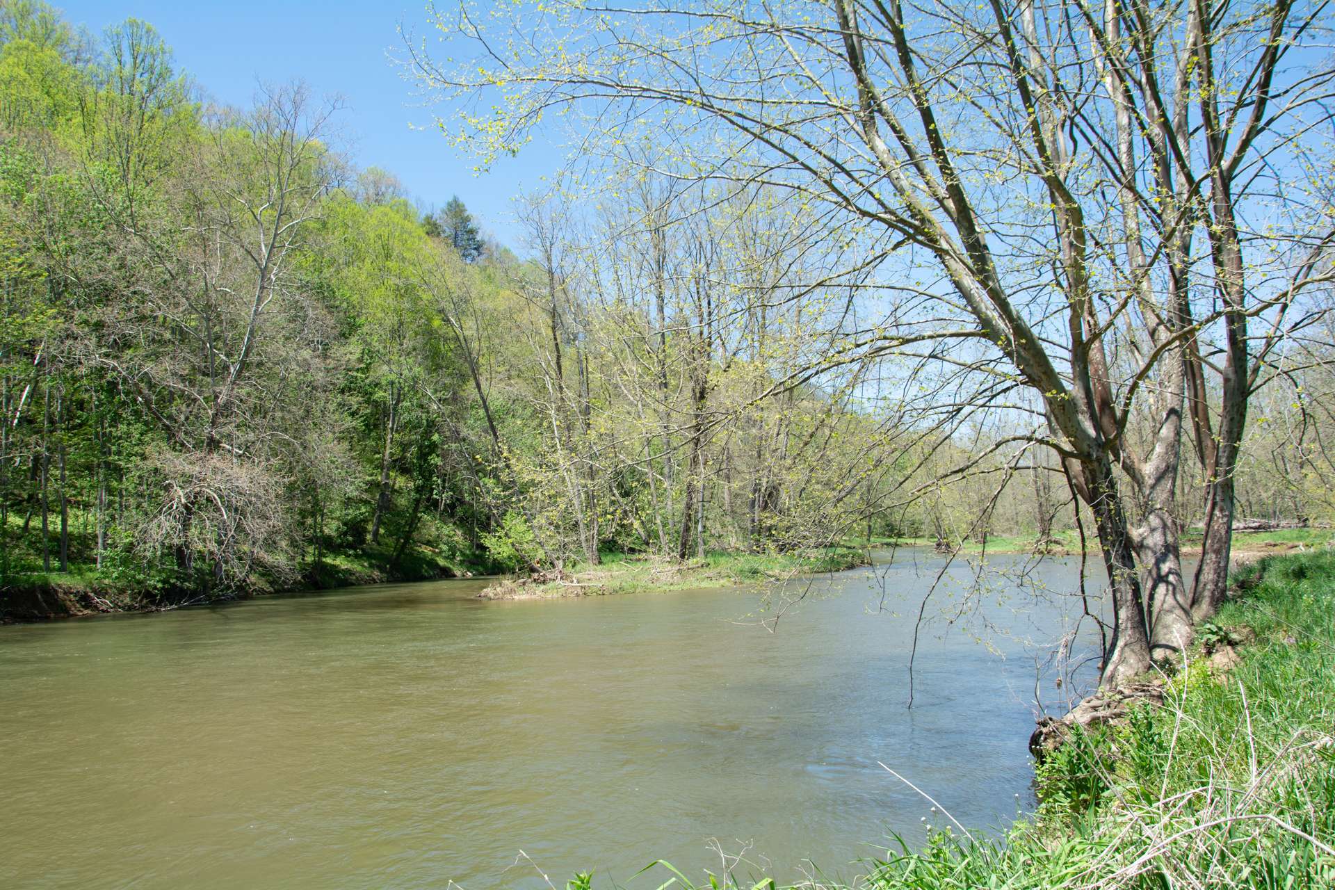 This tract boasts almost 2 acres and 315 feet of frontage on the North Fork of the New River!