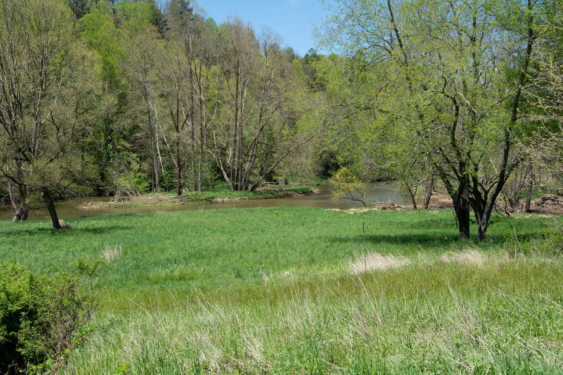 Unrestricted Riverfront NC Mountain Land