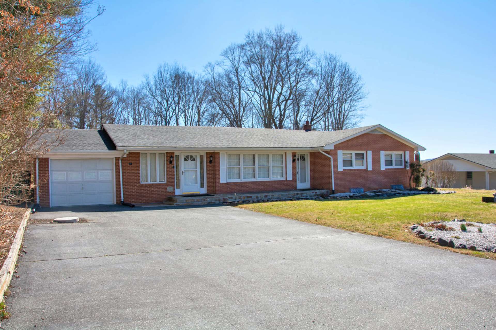 Classic ranch style home only 12 minutes from WJ & 38 minutes from Boone.