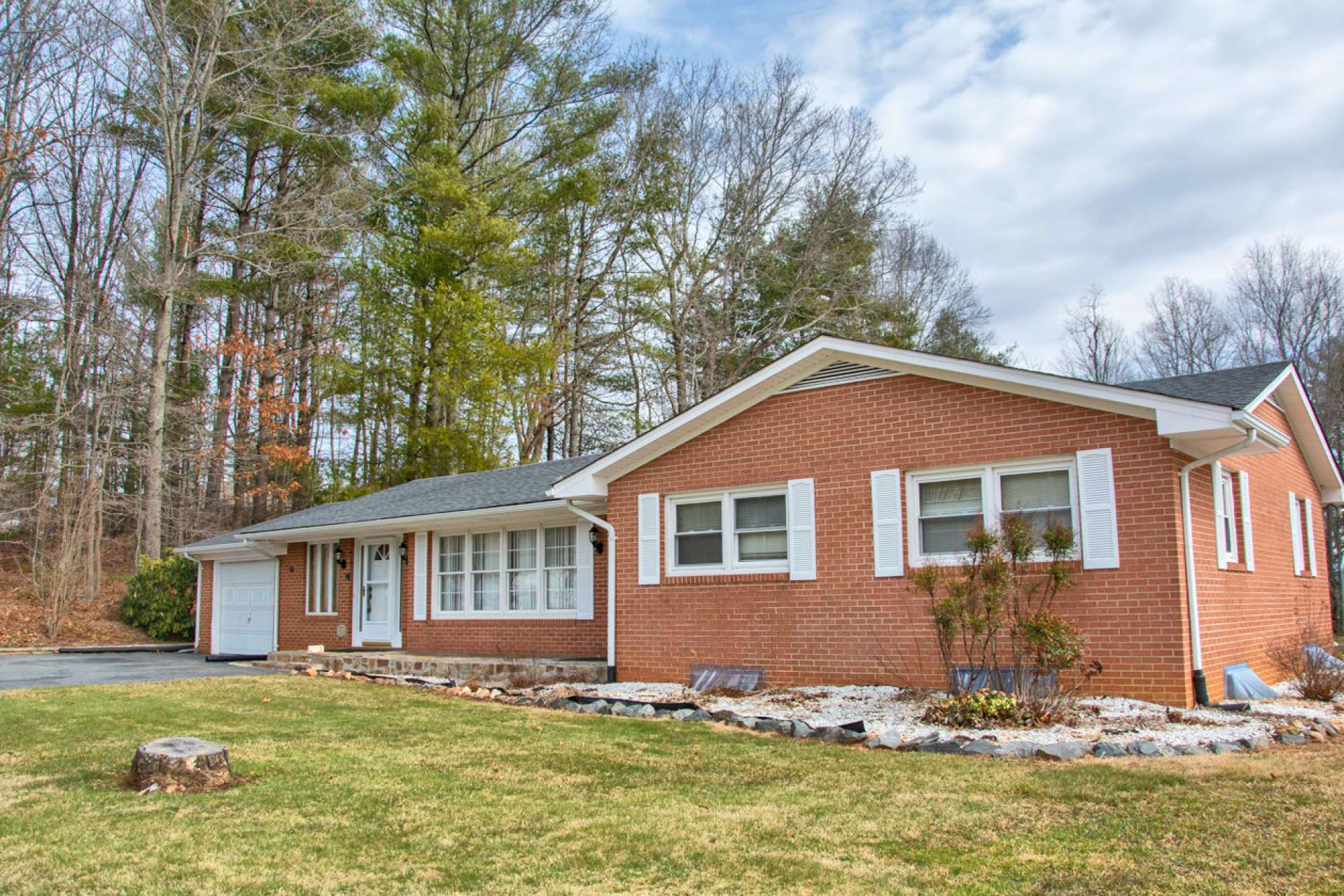 This 3-bedroom, 2.5-bath home offers a low maintenance exterior with brick & vinyl.